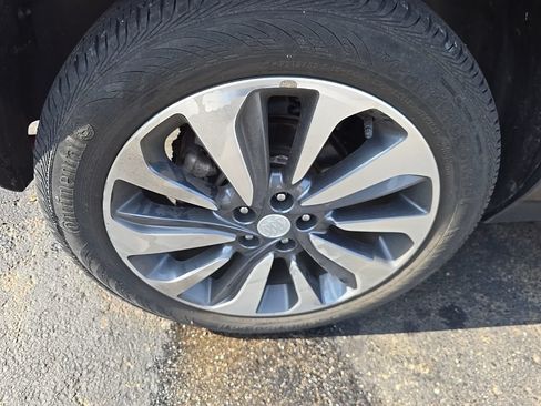 Used 2019 Buick Encore Essence w/ LPO, Road Trip Package FWD image 7