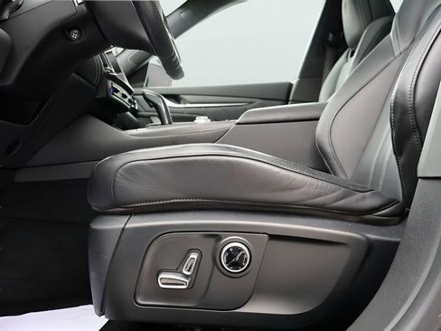 Used 2022 Maserati Levante Modena AWD/4WD image 35