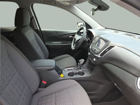Used 2023 Chevrolet Equinox LT image 10