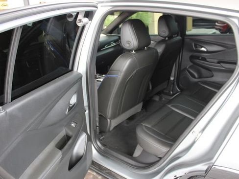 Used 2025 Buick Envista Sport Touring w/ Convenience I Package FWD image 26
