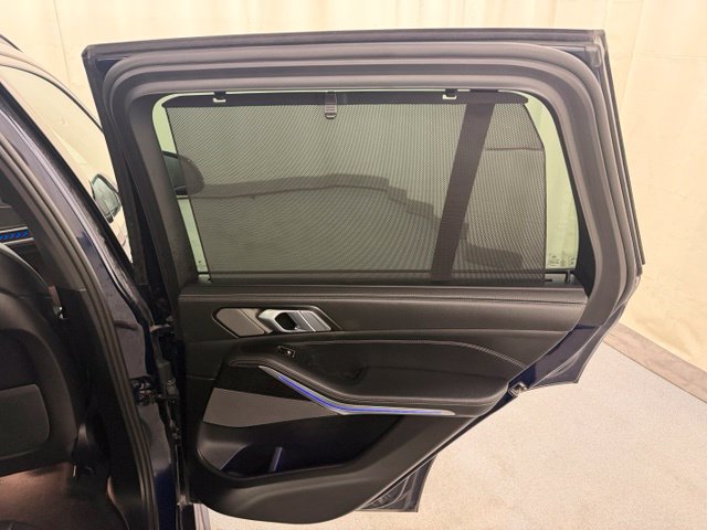 Used 2025 BMW X5 xDrive50e AWD/4WD image 19
