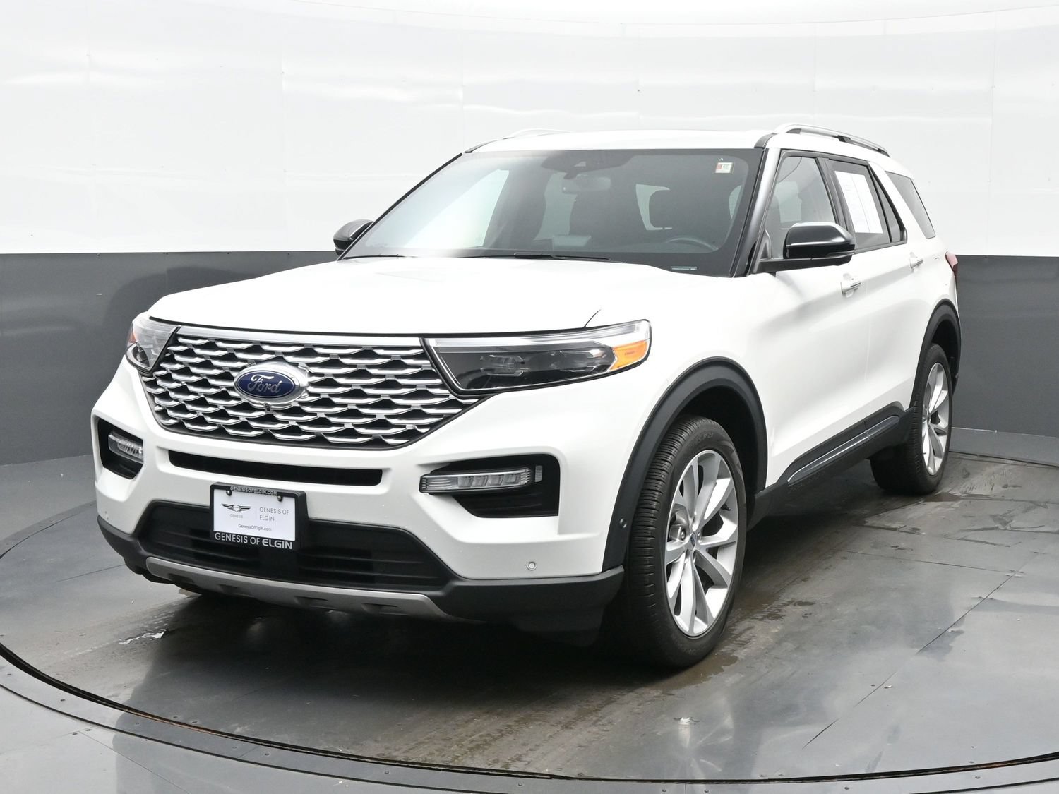 Used 2023 Ford Explorer Platinum w/ Technology Package AWD/4WD image 1