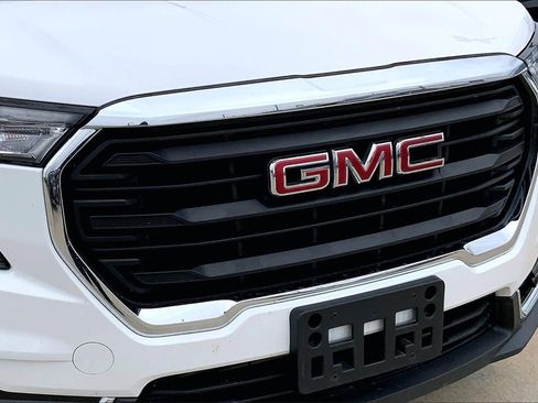 Used 2023 GMC Terrain SLE image 27