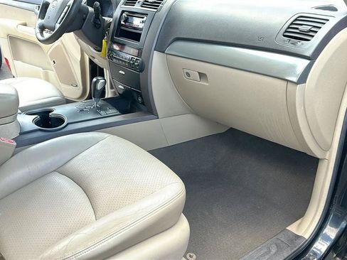 Used 2009 Kia Borrego EX w/ Premium Pkg RWD image 32