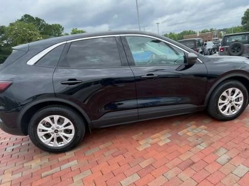Used 2023 Ford Escape Active FWD image 2
