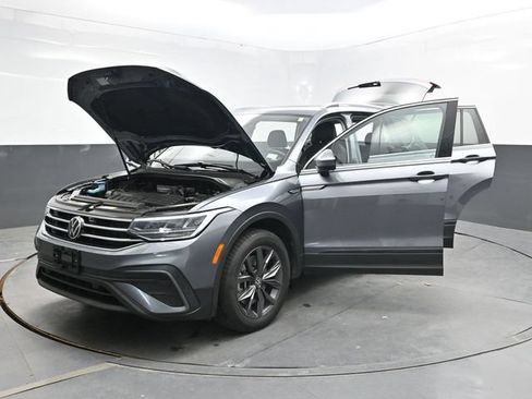 Used 2023 Volkswagen Tiguan SE AWD/4WD image 38