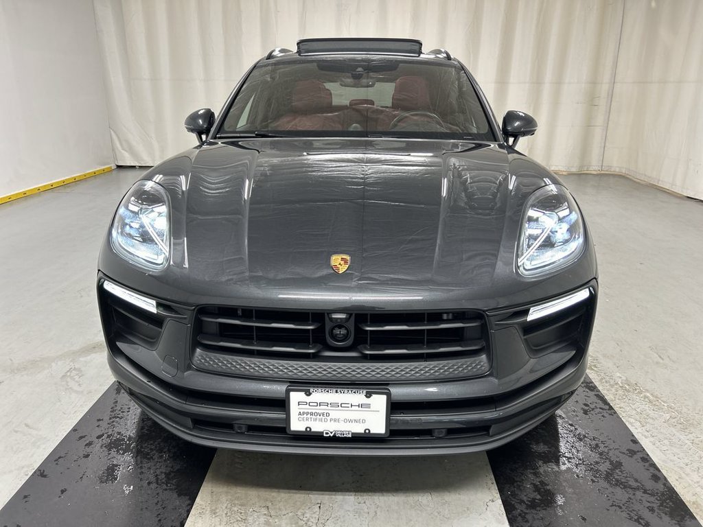 Certified 2026 Porsche Macan AWD/4WD image 3
