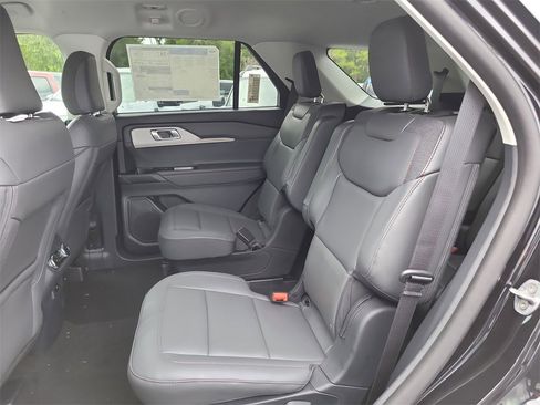 New 2025 Ford Explorer Active w/ Active Comfort Package image 11