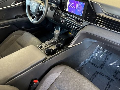 Used 2026 Toyota Camry LE FWD image 15