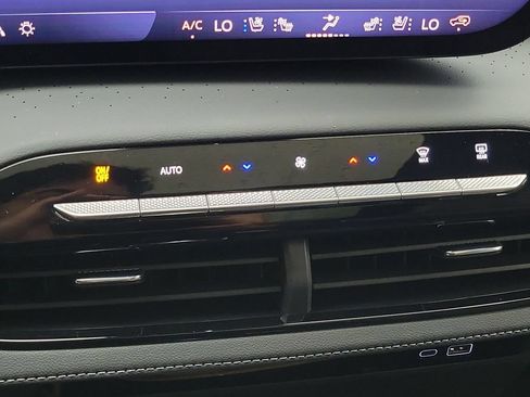 Certified 2026 Buick Enclave Avenir w/ Super Cruise Package AWD/4WD image 19