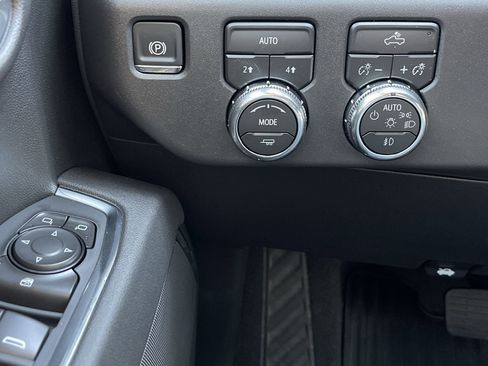 New 2026 GMC Sierra 1500 Elevation image 51
