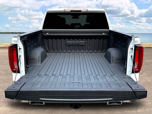 Used 2023 GMC Sierra 1500 SLT w/ SLT Premium Package AWD/4WD image 9