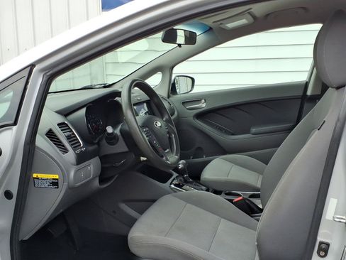 Used 2018 Kia Forte LX w/ LX Rear Camera Package FWD image 8