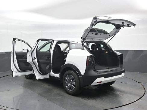 Used 2025 Nissan Kicks S AWD/4WD image 47