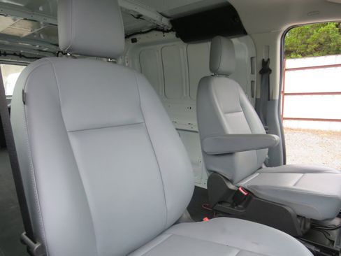 Used 2019 Ford Transit 250 148 Low Roof image 31