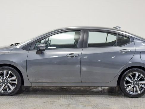 Used 2025 Nissan Versa SV image 8