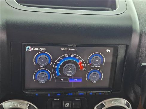 Used 2012 Jeep Wrangler Unlimited Rubicon w/ Connectivity Group AWD/4WD image 13