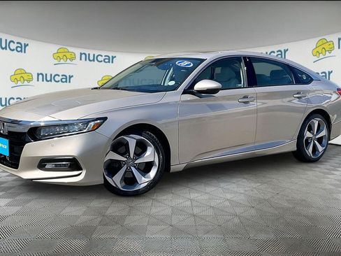 Used 2018 Honda Accord Touring image 3