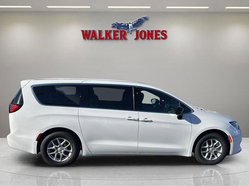 New 2026 Chrysler Voyager LX FWD image 3
