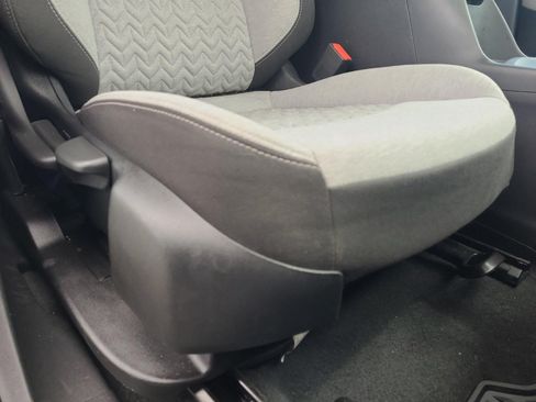 Used 2023 Chevrolet Equinox LS w/ LS Convenience Package FWD image 30