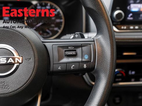 Used 2024 Nissan Rogue SV image 16