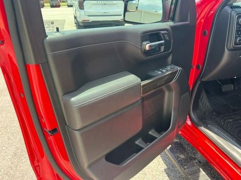 Used 2022 Chevrolet Silverado 1500 LT AWD/4WD image 11
