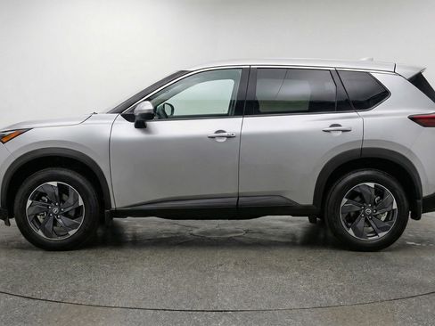 Used 2025 Nissan Rogue SV image 5