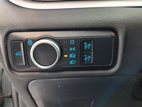 Used 2023 Ford Explorer XLT image 16