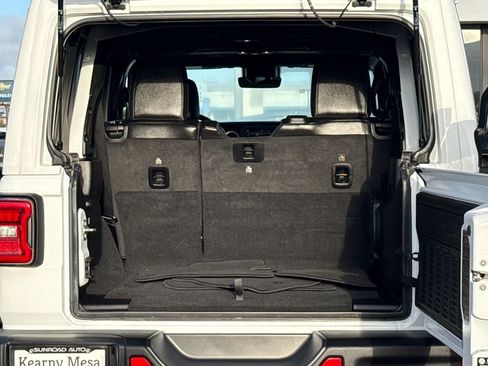 Used 2022 Jeep Wrangler Unlimited Rubicon image 13