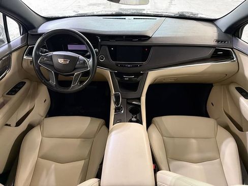 Used 2019 Cadillac XT5 AWD image 10