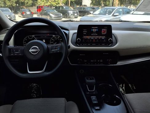 Used 2023 Nissan Rogue SV image 21