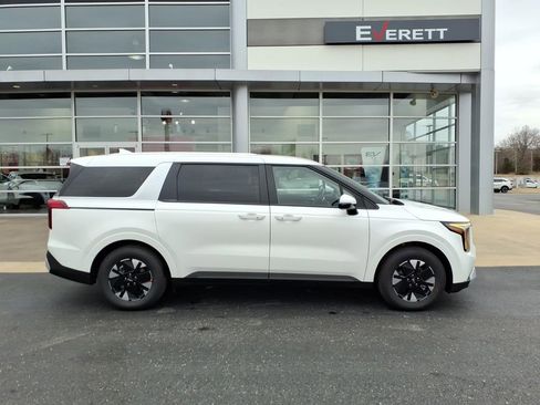 New 2026 Kia Carnival LXS FWD image 2