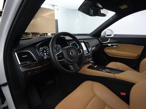 Used 2017 Volvo XC90 T5 Momentum w/ Momentum Plus Package image 38