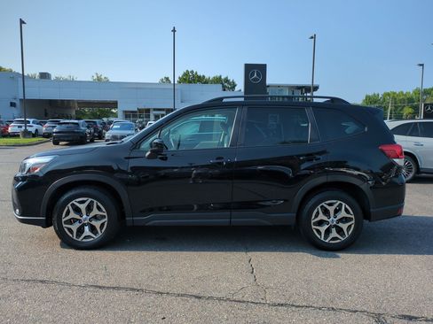 Used 2021 Subaru Forester Premium AWD/4WD image 5