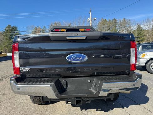 Used 2019 Ford F350 XLT w/ XLT Premium Package image 12