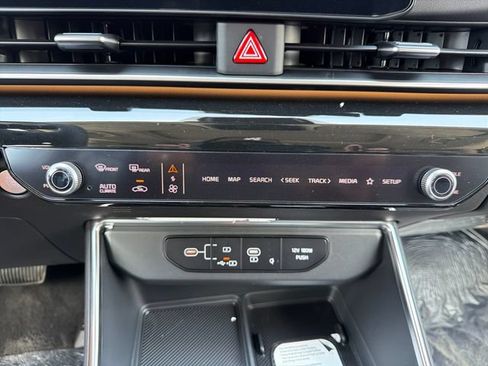 New 2027 Kia Carnival SX Prestige FWD image 14