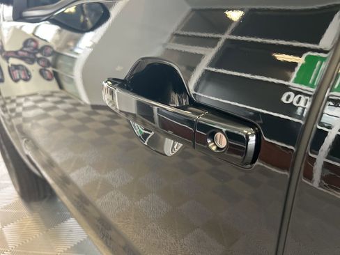 Used 2025 Nissan Frontier SV image 9