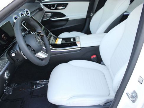 Used 2026 Mercedes-Benz C 300 4MATIC Sedan image 5