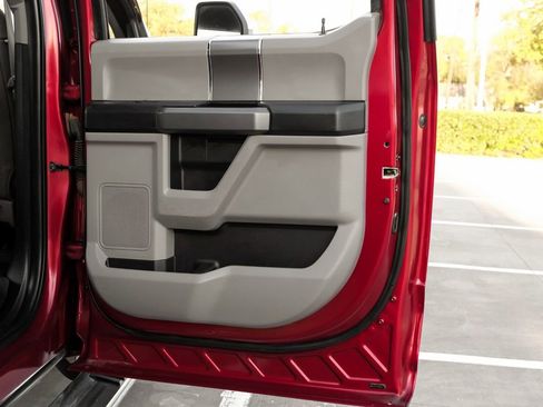 Used 2018 Ford F350 XLT w/ XLT Premium Package image 47