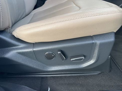 Used 2024 Ford Expedition Limited image 26