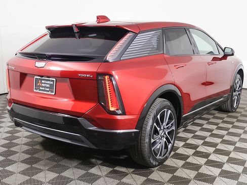 Used 2026 Cadillac Optiq Sport 1 w/ LPO, Floor Liner Package AWD/4WD image 13