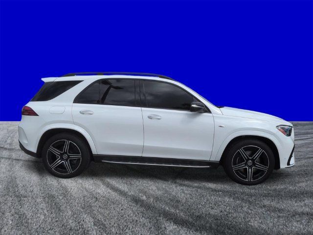 Used 2025 Mercedes-Benz GLE 450e 4MATIC image 3