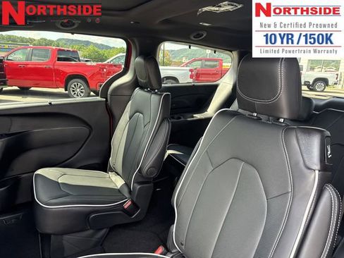 New 2026 Chrysler Pacifica Limited w/ Uconnect Theater Family Group image 12