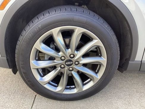 Used 2021 Lincoln Corsair AWD w/ Premium Package image 6