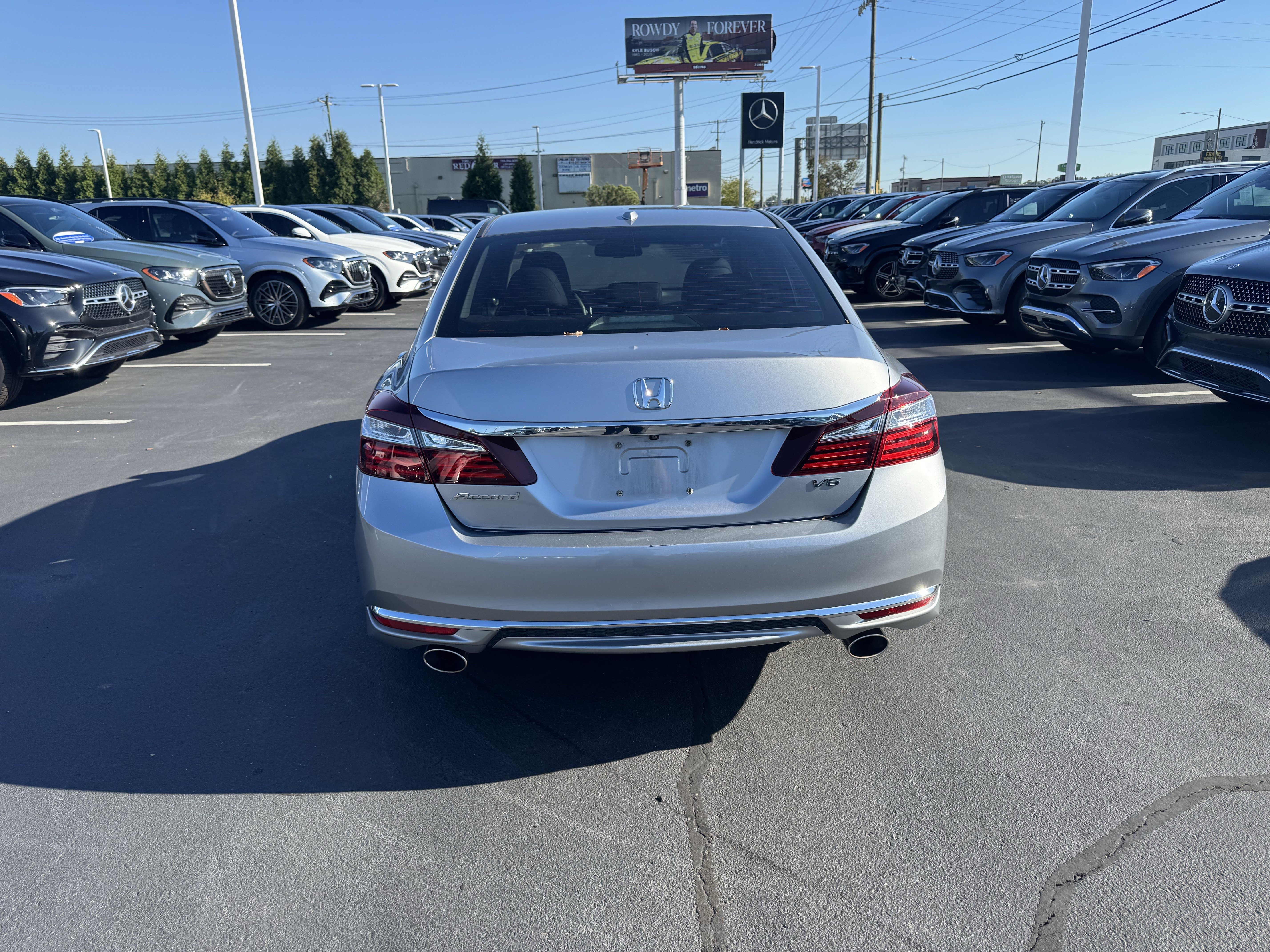 Used 2017 Honda Accord EX-L image 13