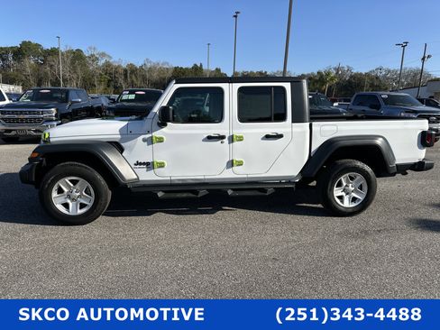 Used 2020 Jeep Gladiator Sport w/ Quick Order Package 24S image 2