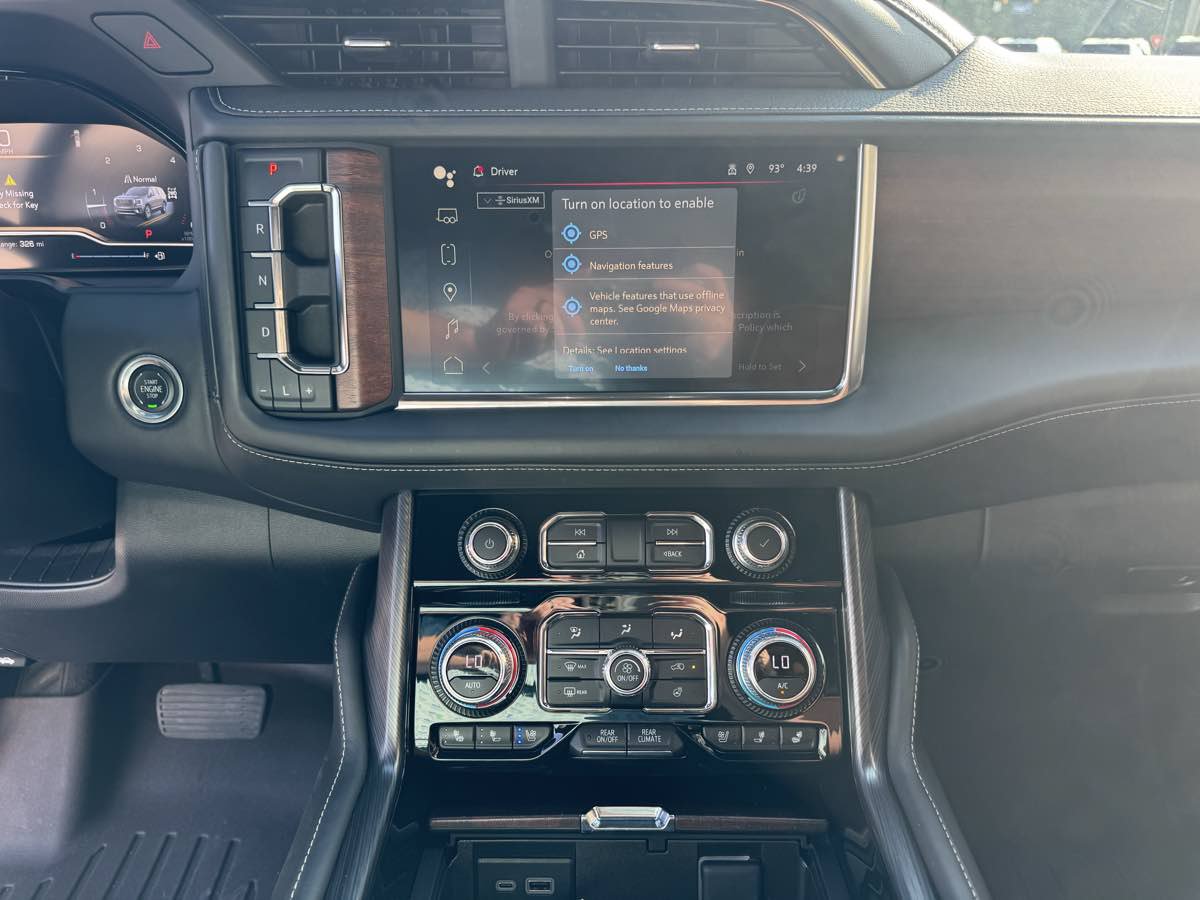Used 2023 GMC Yukon Denali Ultimate AWD/4WD image 23
