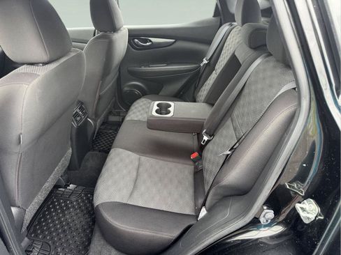 Used 2018 Nissan Rogue Sport SV AWD/4WD image 11