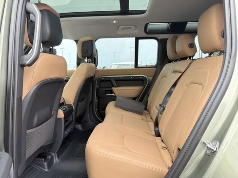 Used 2025 Land Rover Defender 110 X-Dynamic SE AWD/4WD image 5