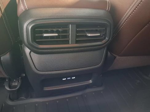 Certified 2025 Honda Passport EX-L image 19